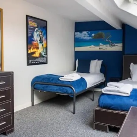 Entire In Armley Great For Families And Contractors Free Parking And Long Rates Holiday home Leeds (West Yorkshire)